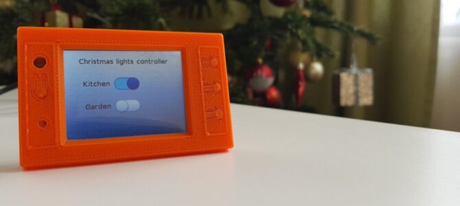 MQTT-ed my Christmass tree lights using TFT32