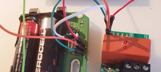 Wireless and battery powered bistable relay IoT node