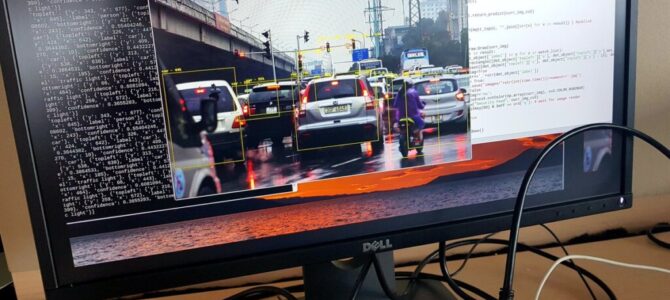 Darkflow running on RaspberryPi 3B+ handles well image